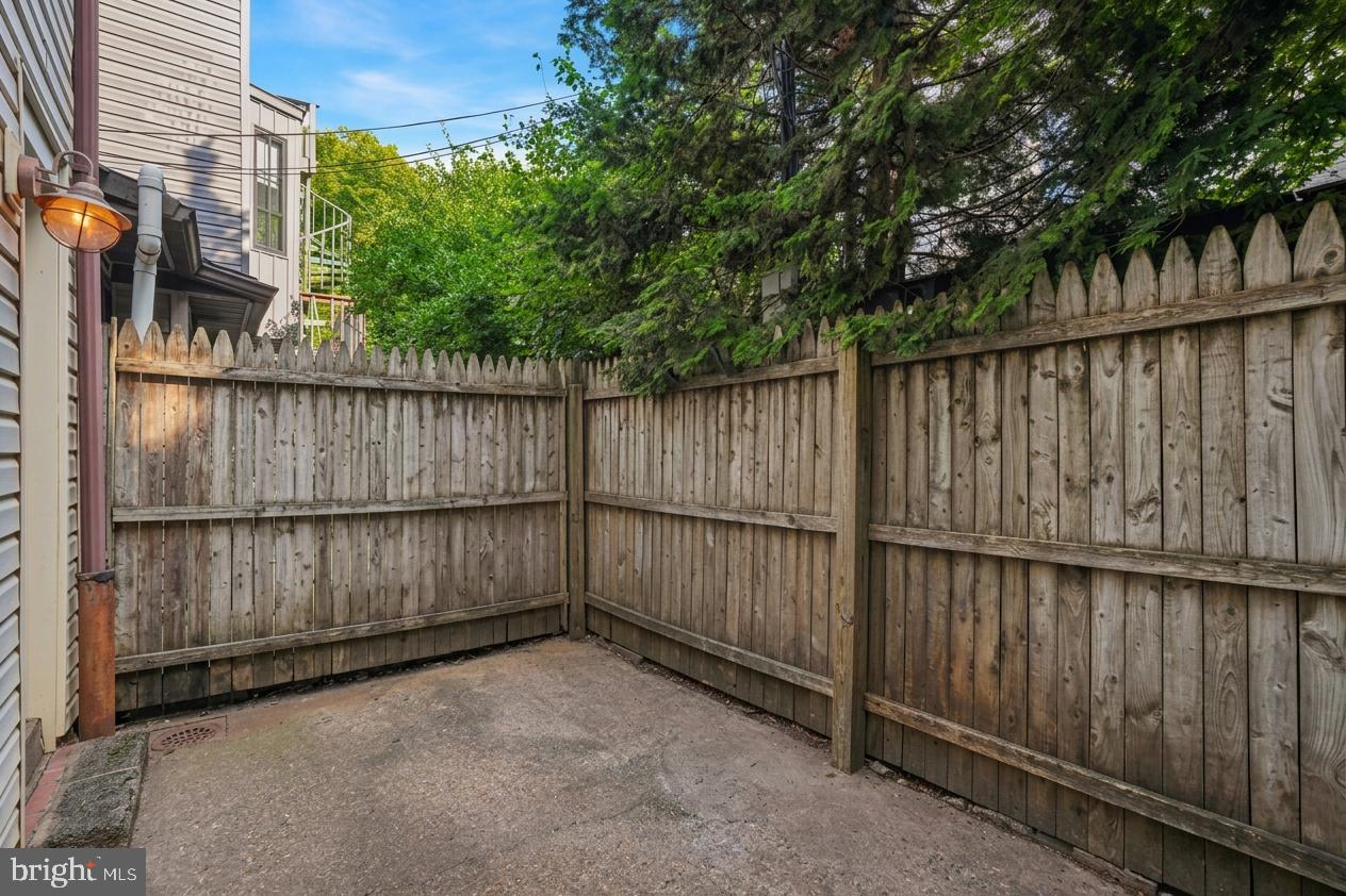 1932 Kater St Property Photo 19