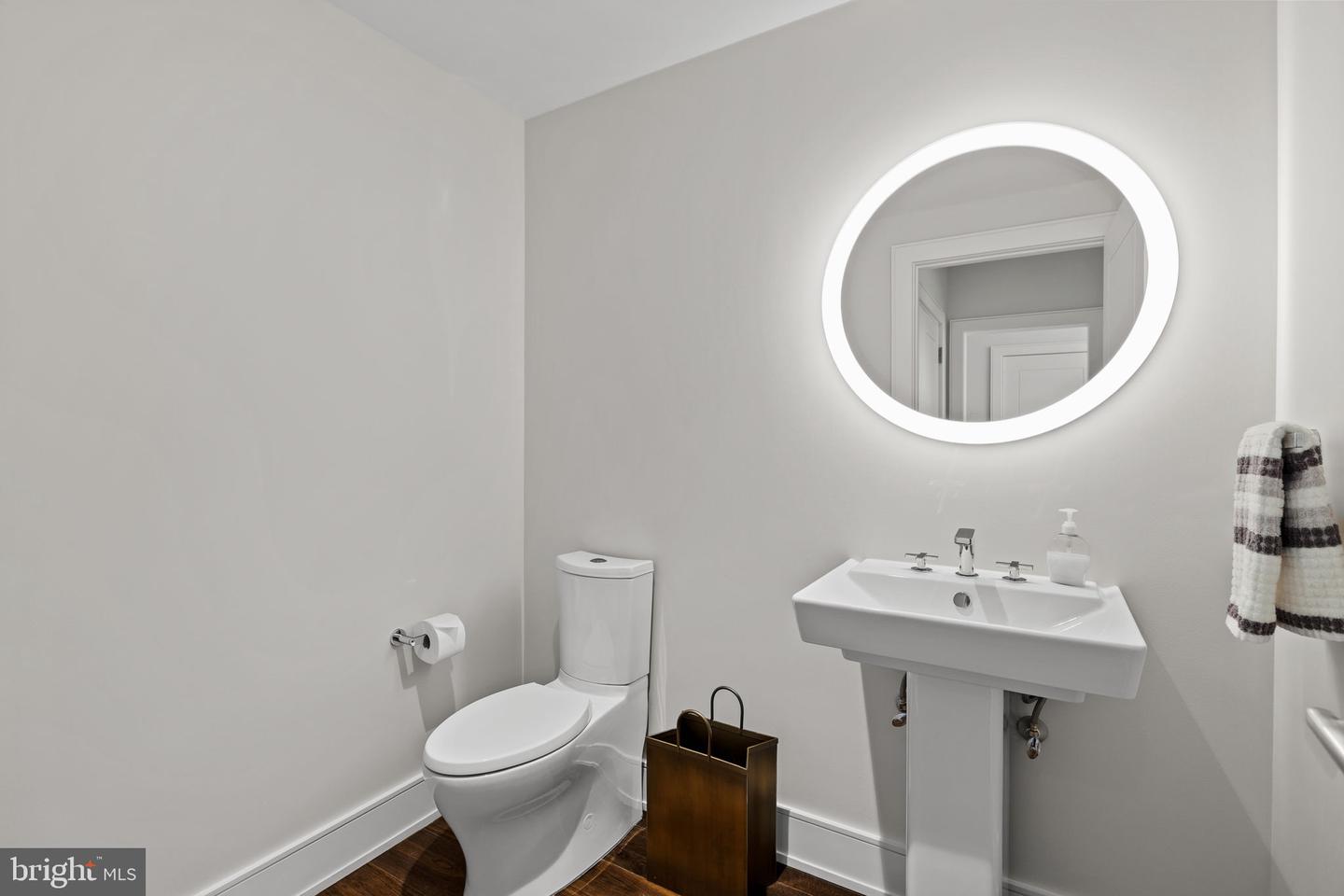 301 S Broad St #801 Property Photo 28
