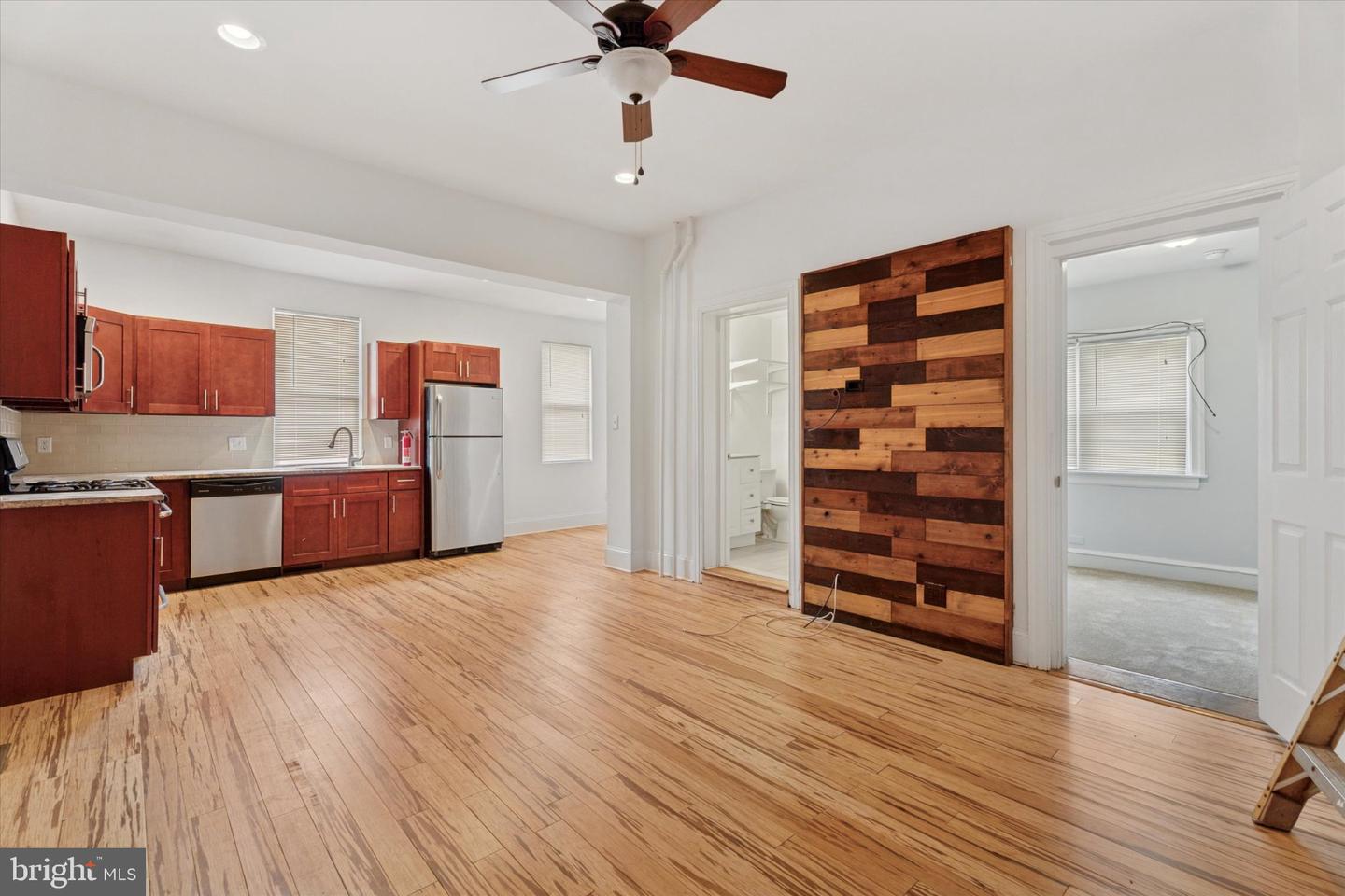 448 Roxborough Ave #1 Property Photo 5