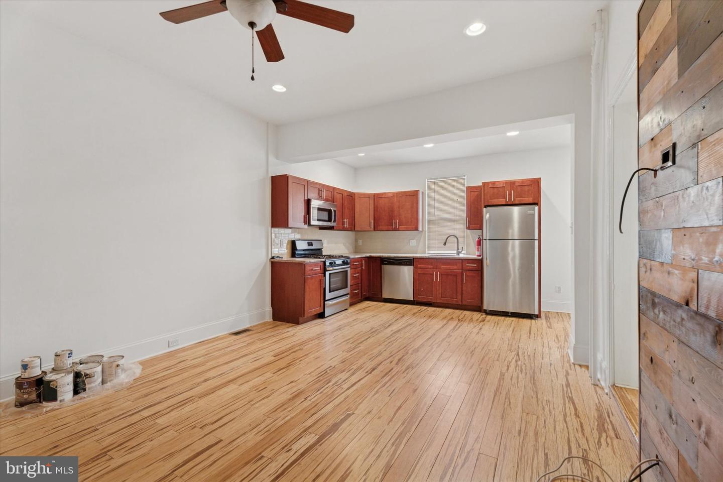448 Roxborough Ave #1 Property Photo 6