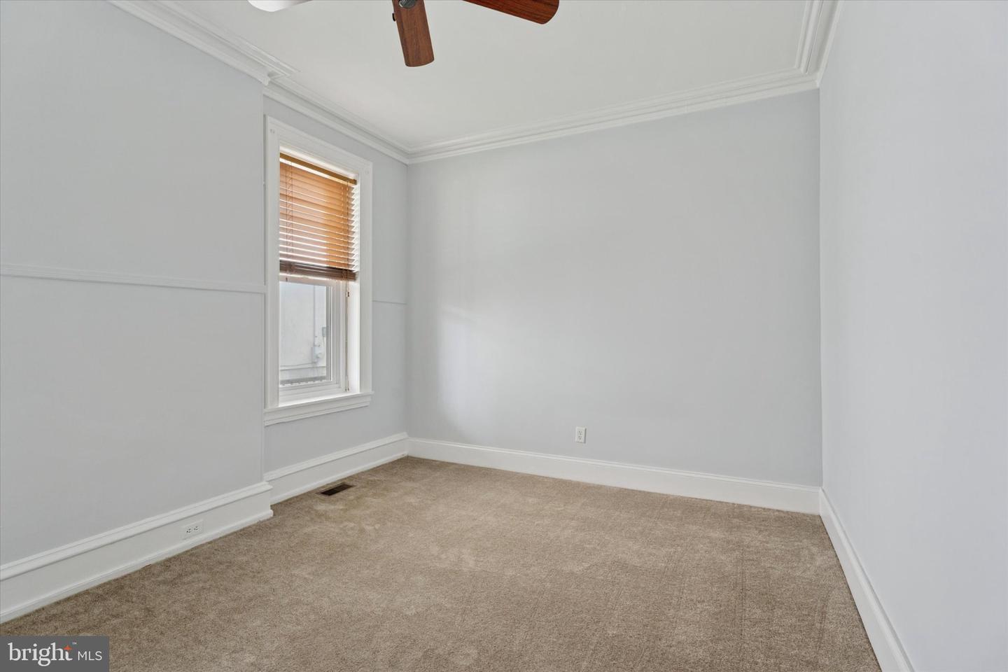 448 Roxborough Ave #1 Property Photo 10