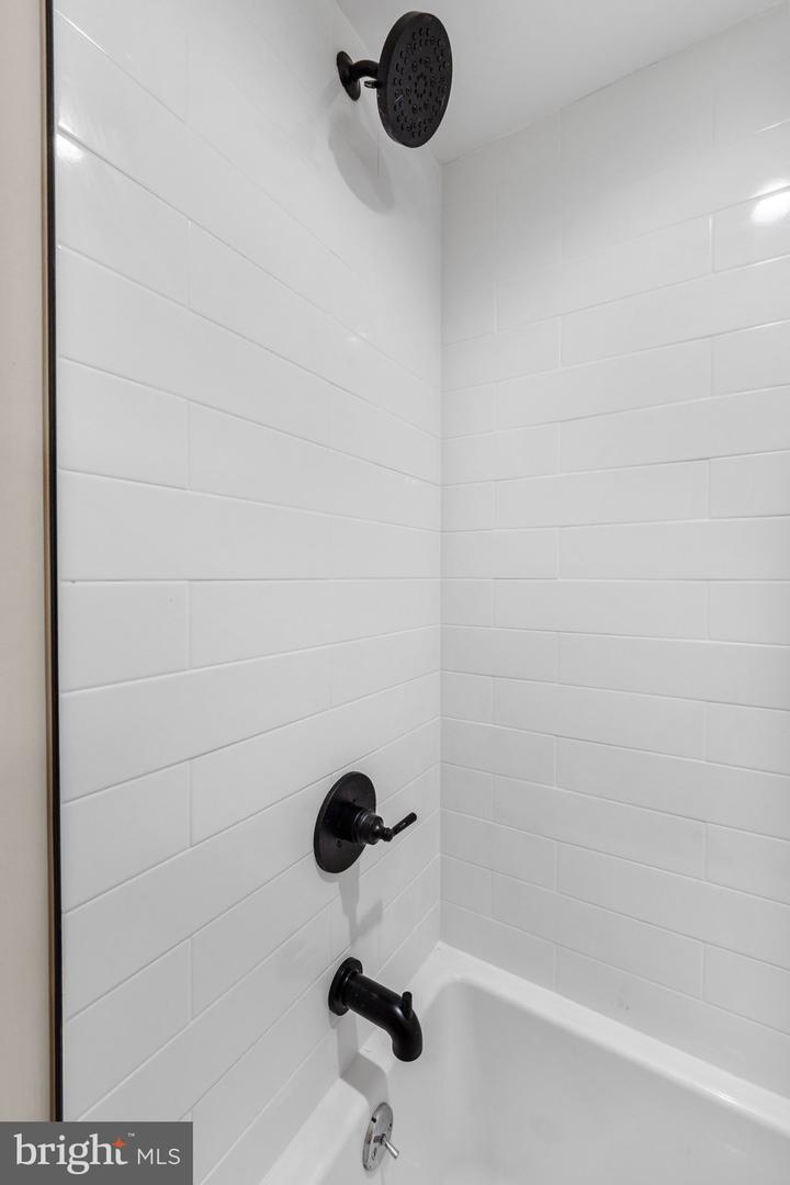 905 Emily Property Photo 47