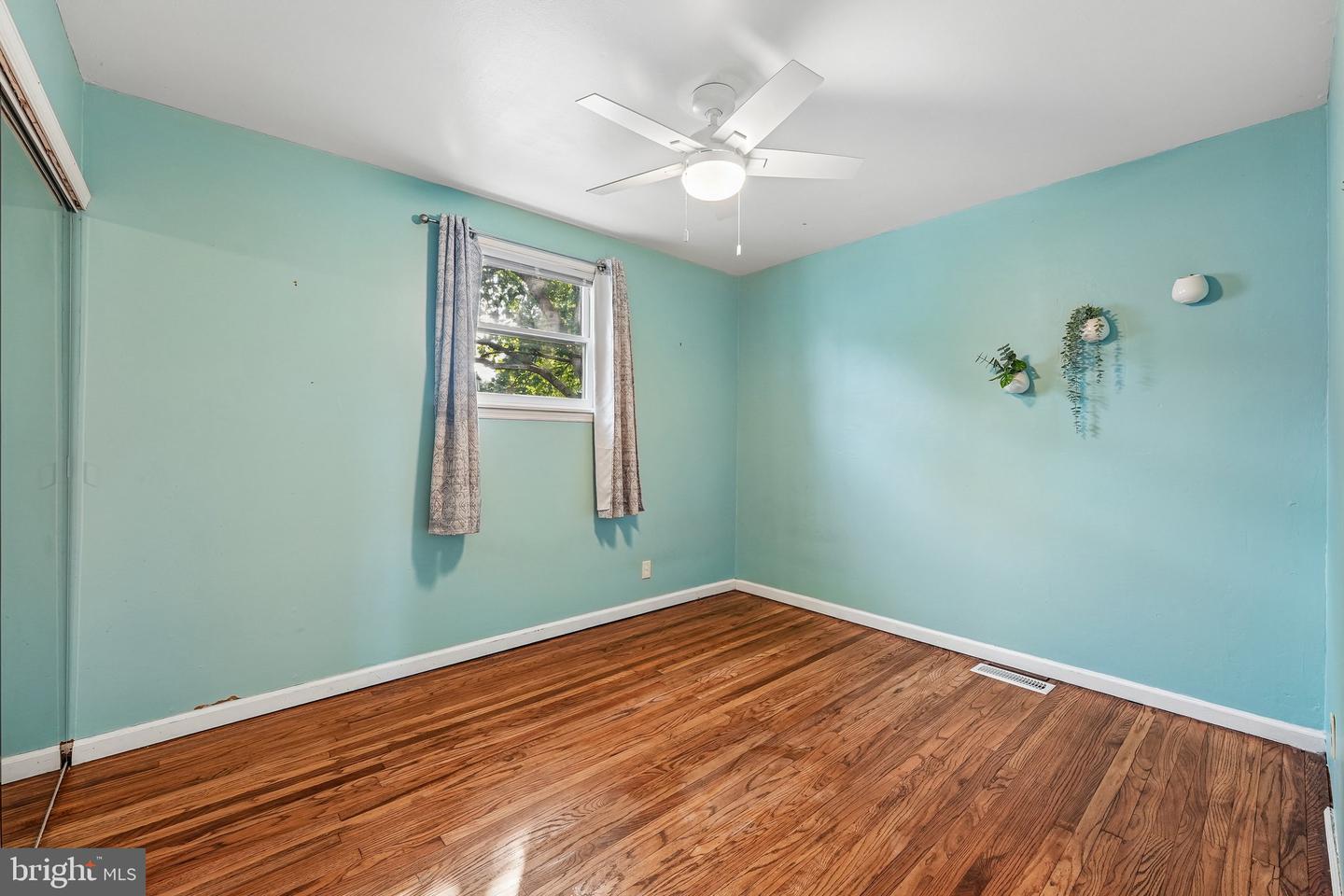 915 Lomond Ln Property Photo 18