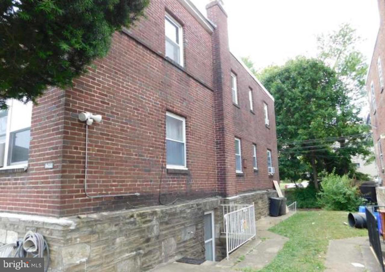 6422 Oxford Ave Property Photo 3