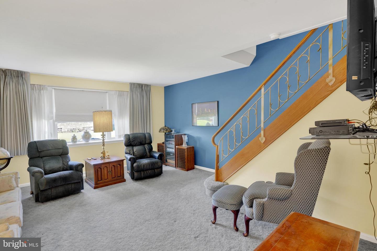 1243 Stanwood St Property Photo 3
