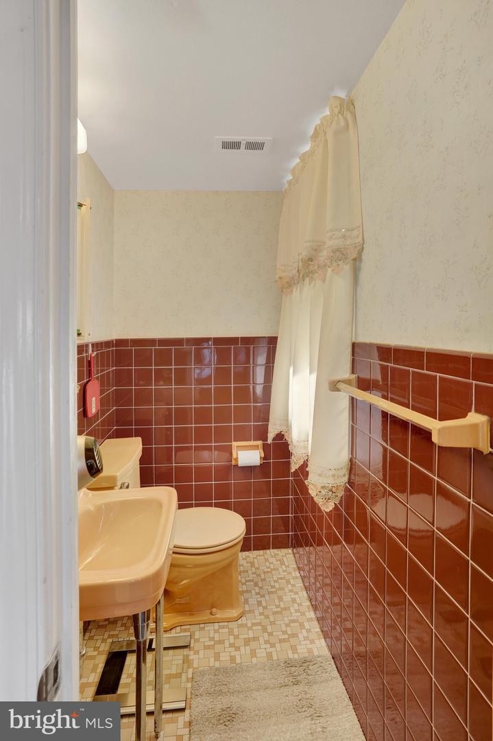 1243 Stanwood St Property Photo 14
