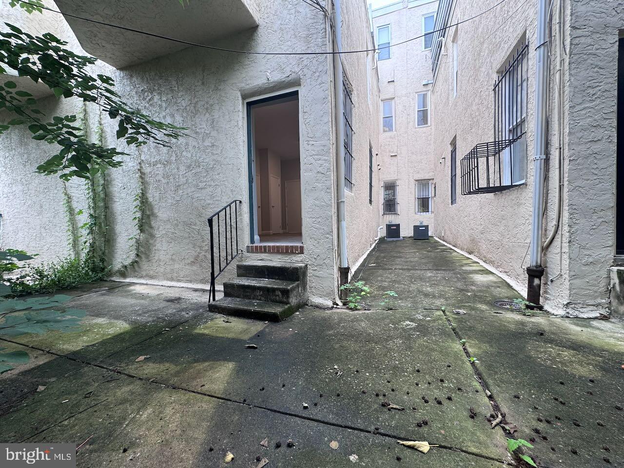1916 Christian St #a Property Photo 28