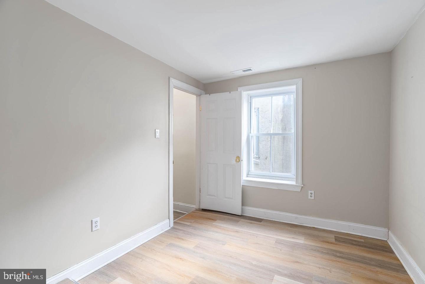 558 N 16th St #3 Property Photo 16