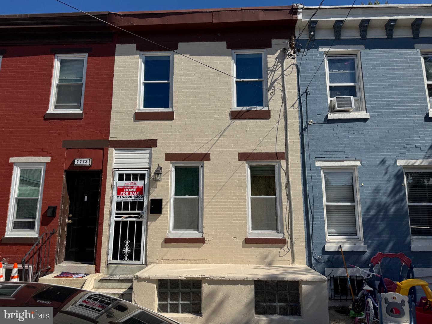 2221 Fairhill St Property Photo 1