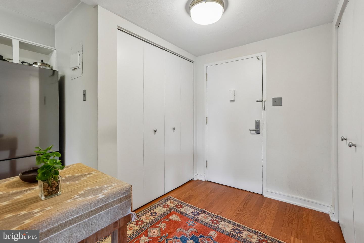 604 S Washington Sq #416 Property Photo 3