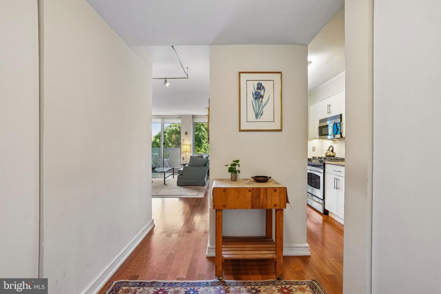 604 S Washington Sq #416 Property Photo 4