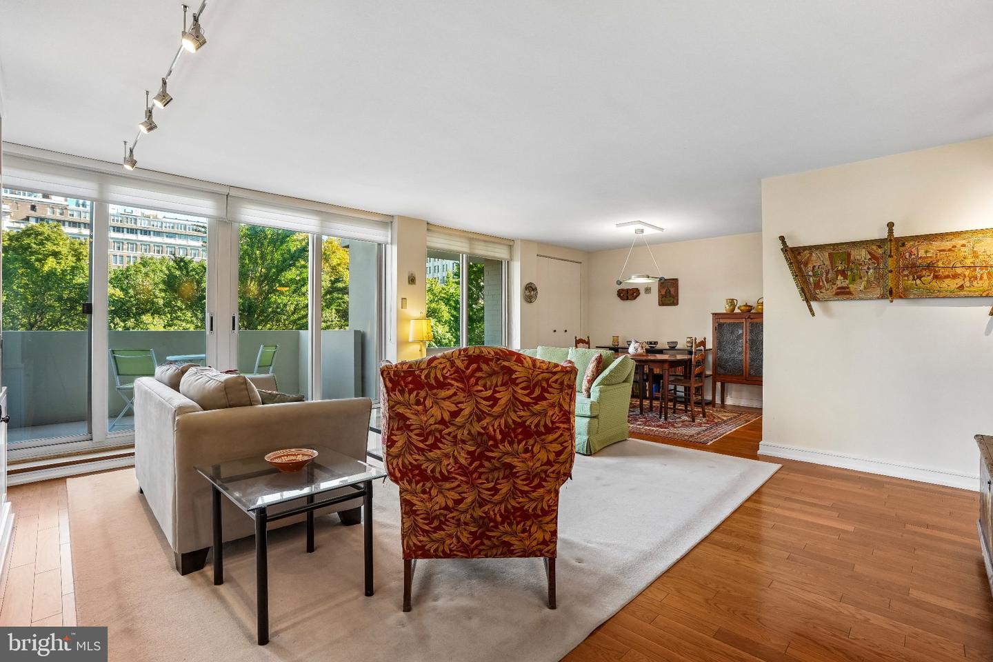 604 S Washington Sq #416 Property Photo 6