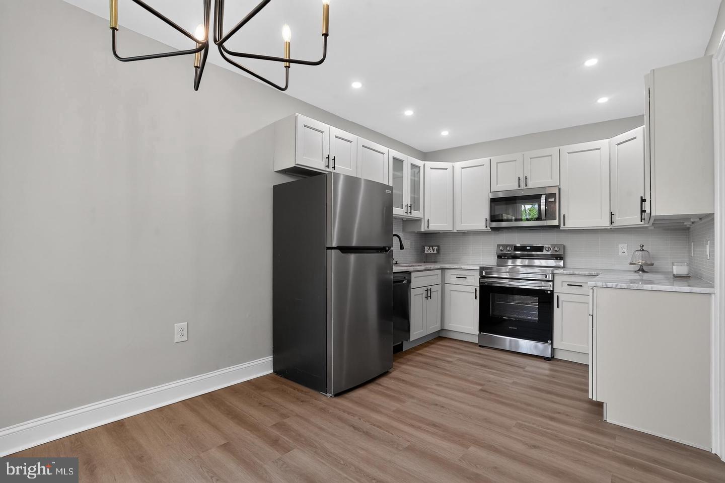 4637 Pine St #d410 Property Photo 10