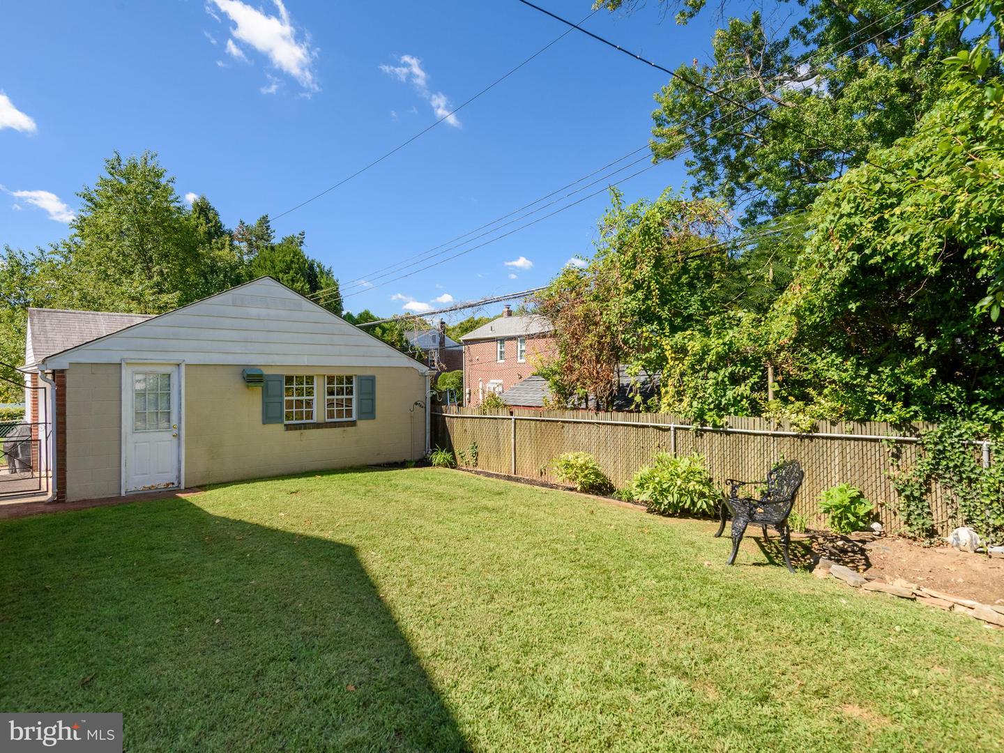 9818 Woodfern Rd Property Photo 33