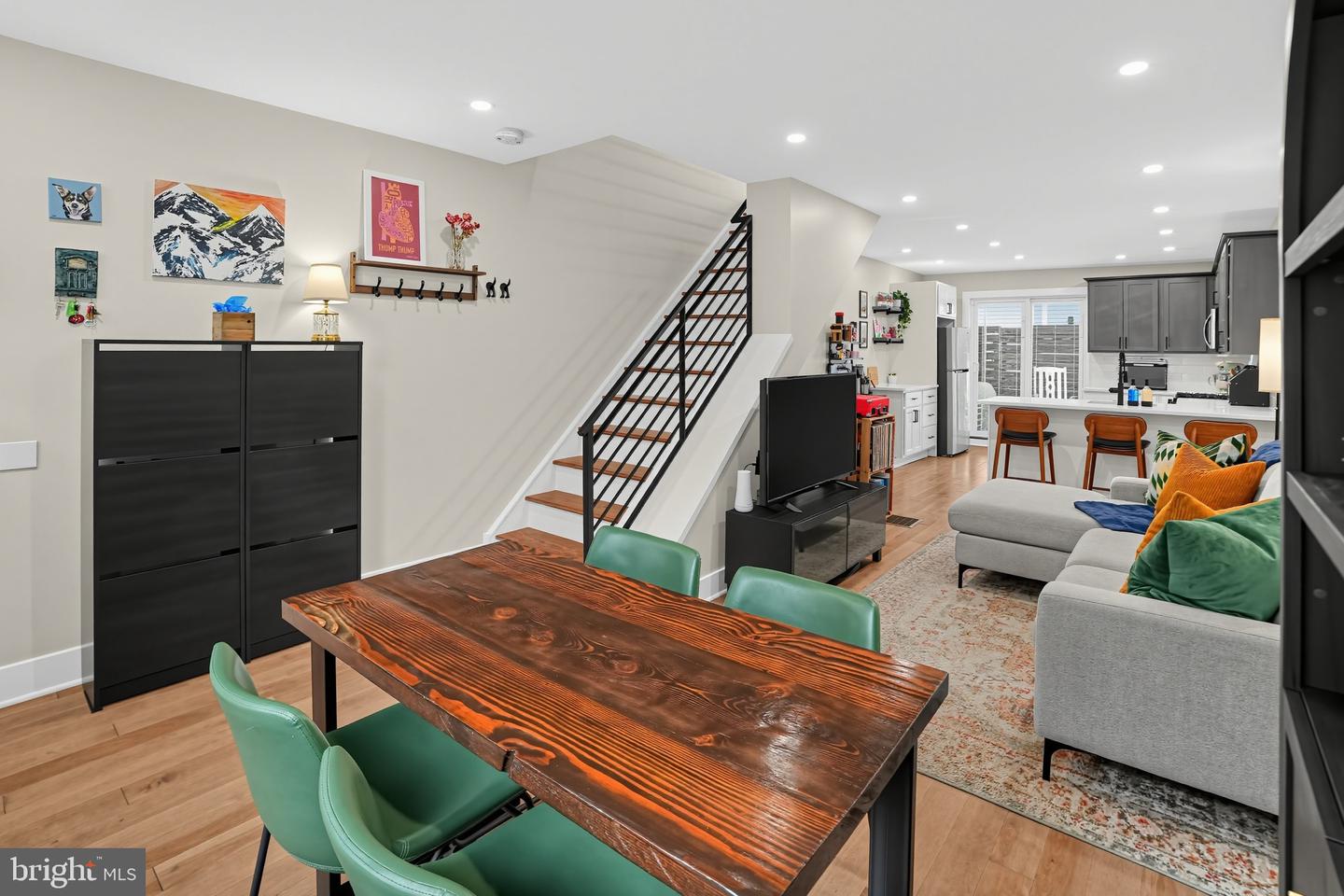 605 Dudley St Property Photo 4