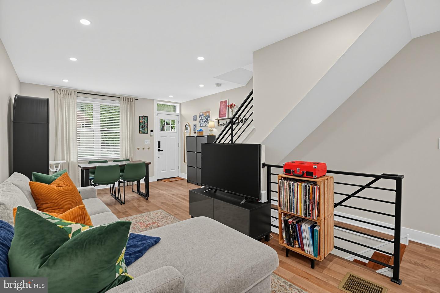 605 Dudley St Property Photo 8