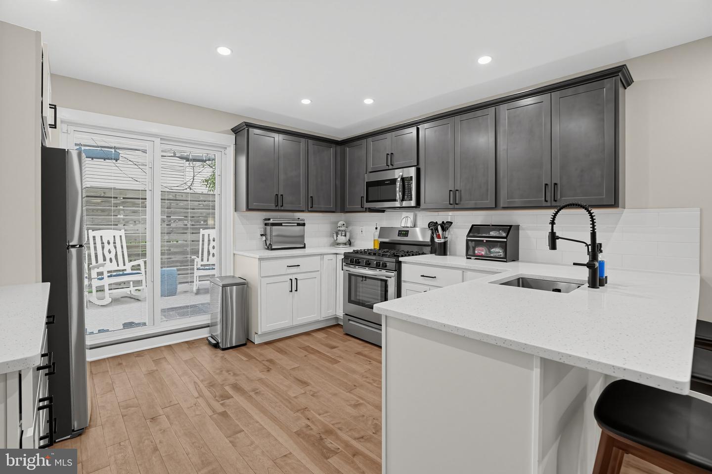 605 Dudley St Property Photo 10