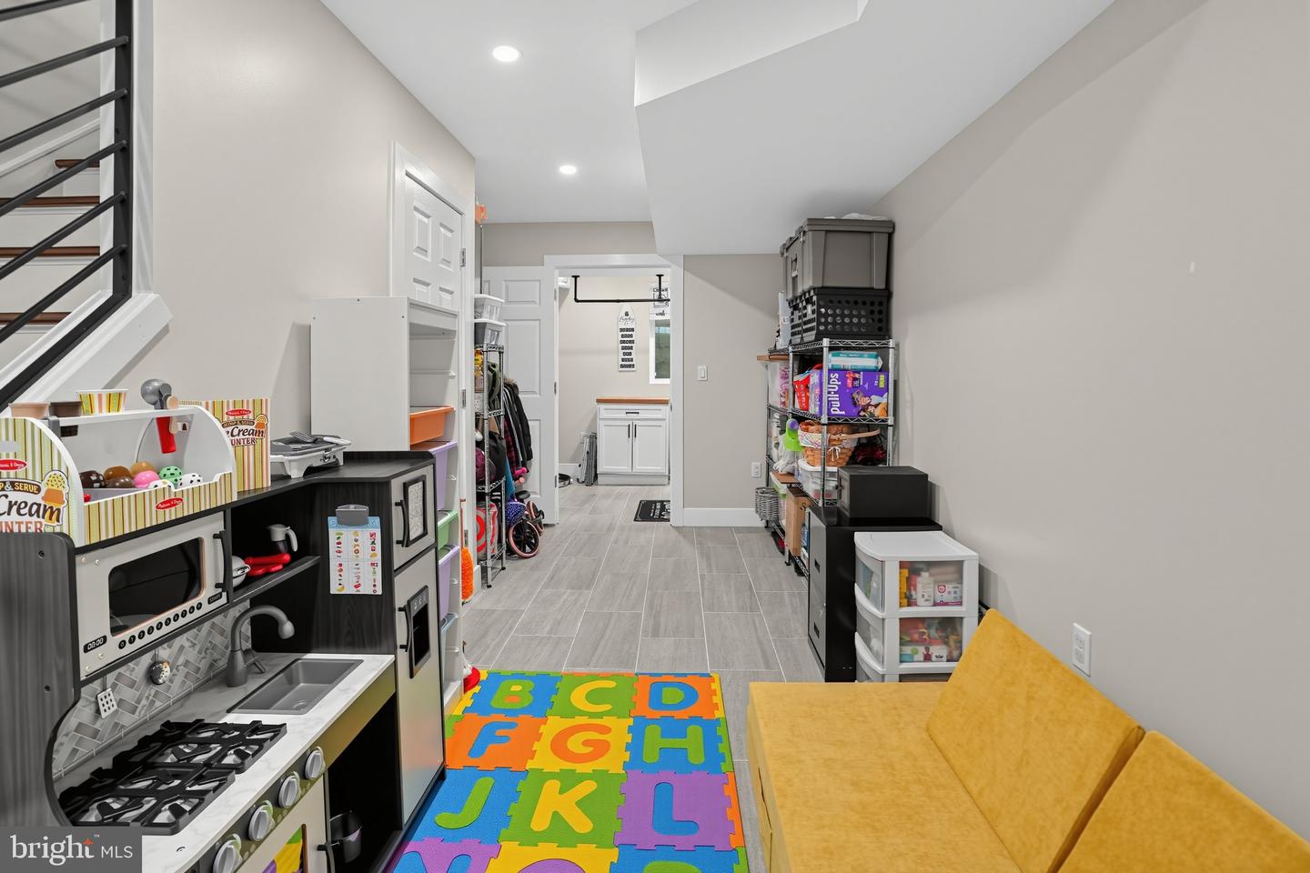 605 Dudley St Property Photo 29