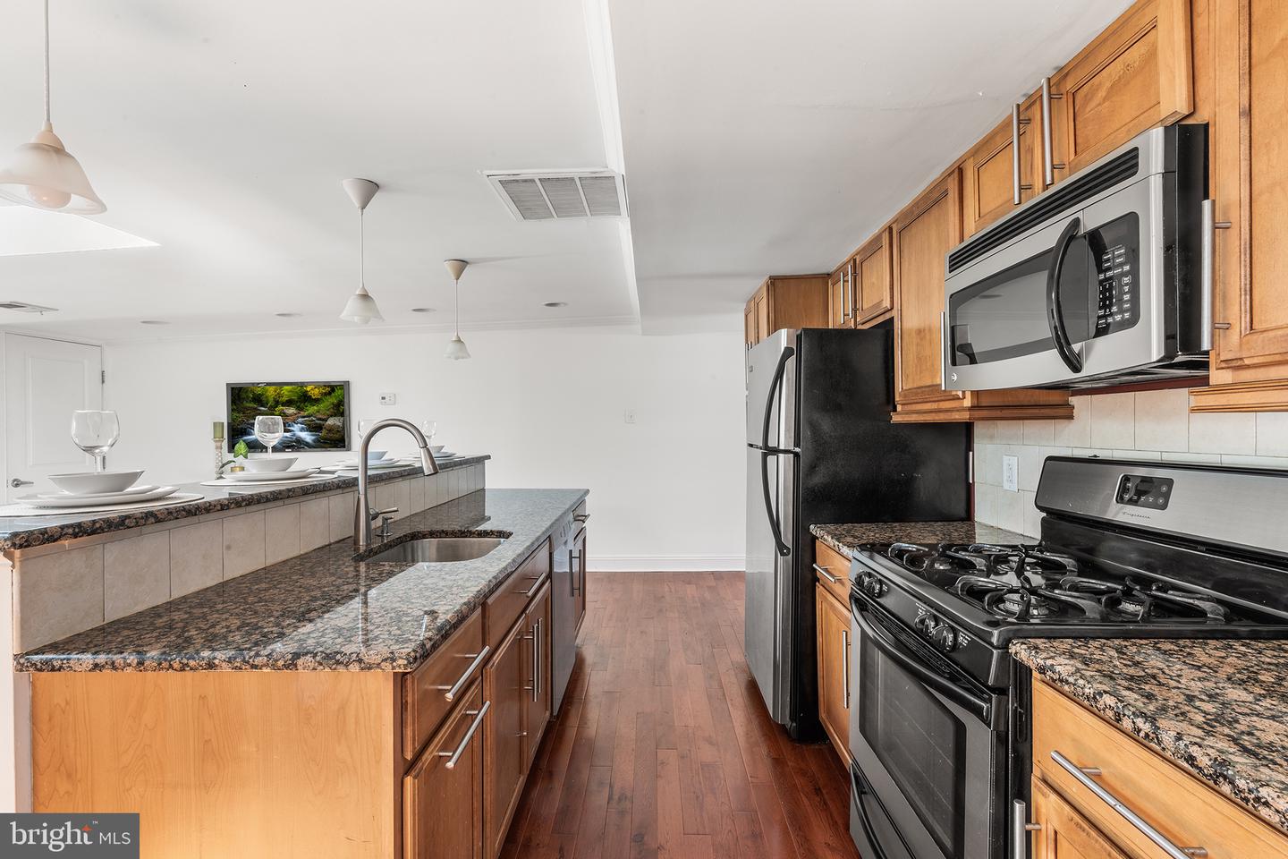 1716-00 Pine St #7 Property Photo 8