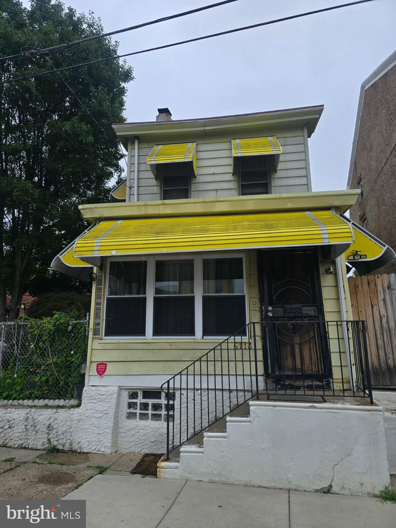 6113 N Lambert St Property Photo 2