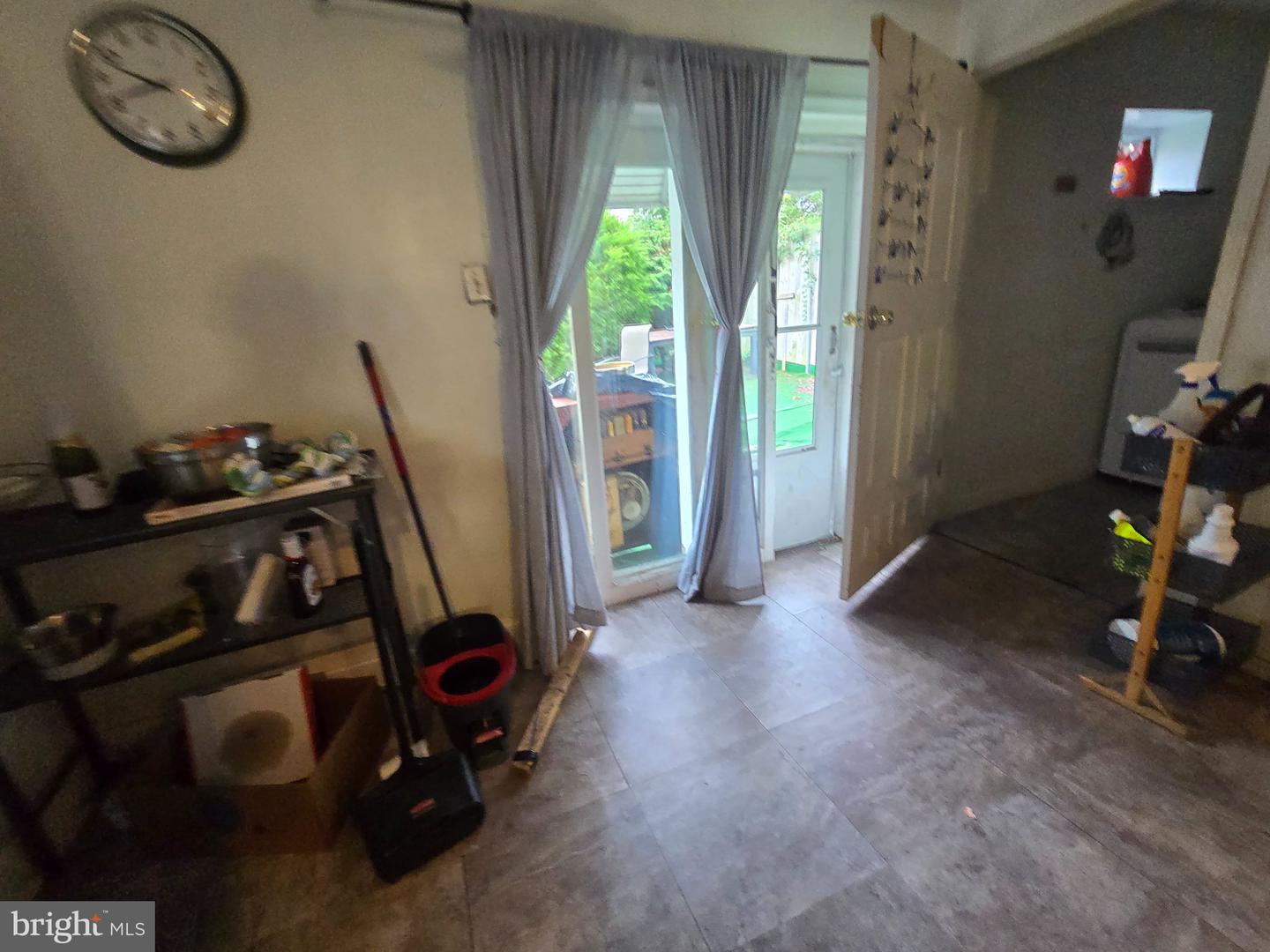 6113 N Lambert St Property Photo 14