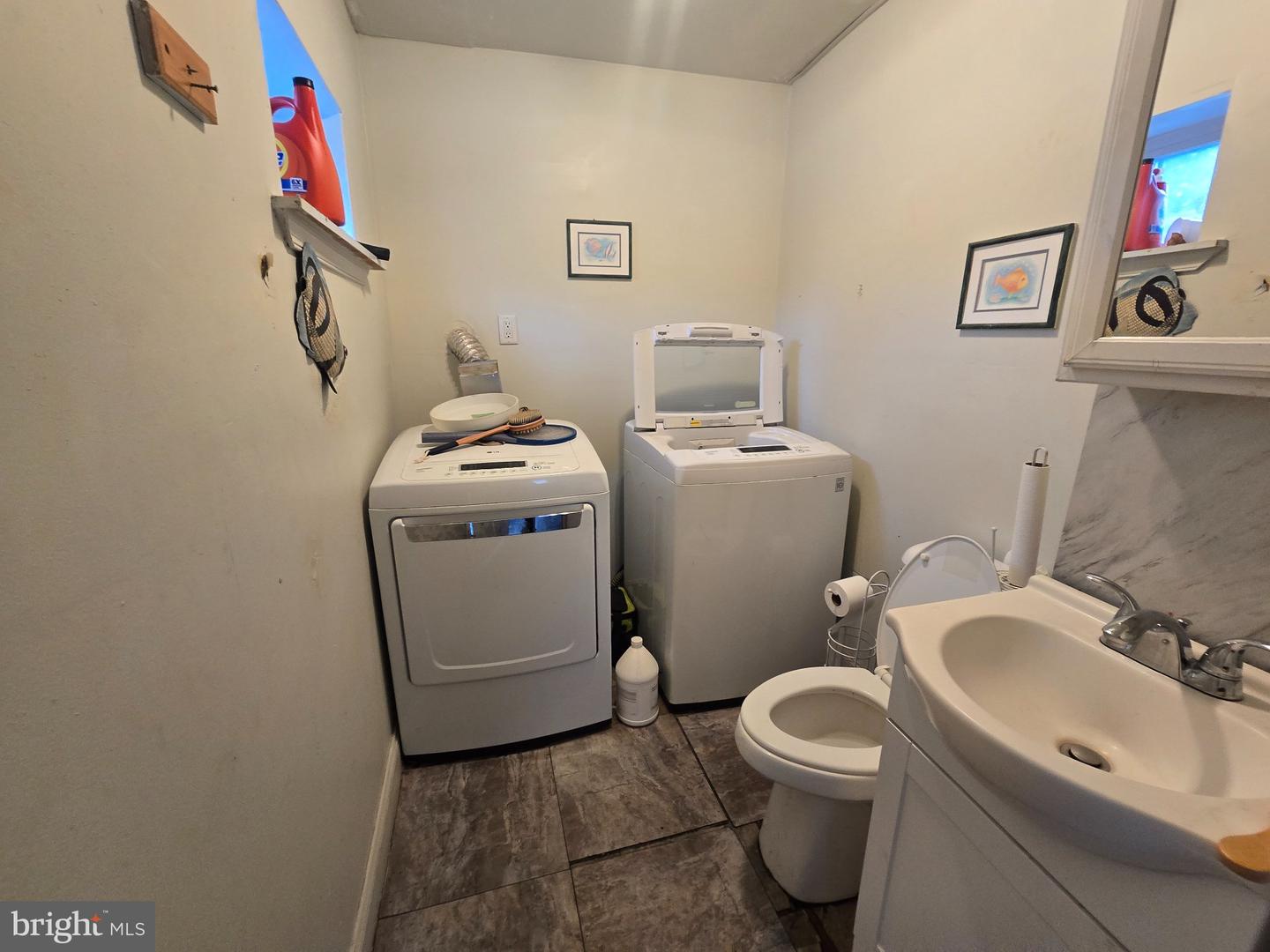 6113 N Lambert St Property Photo 15