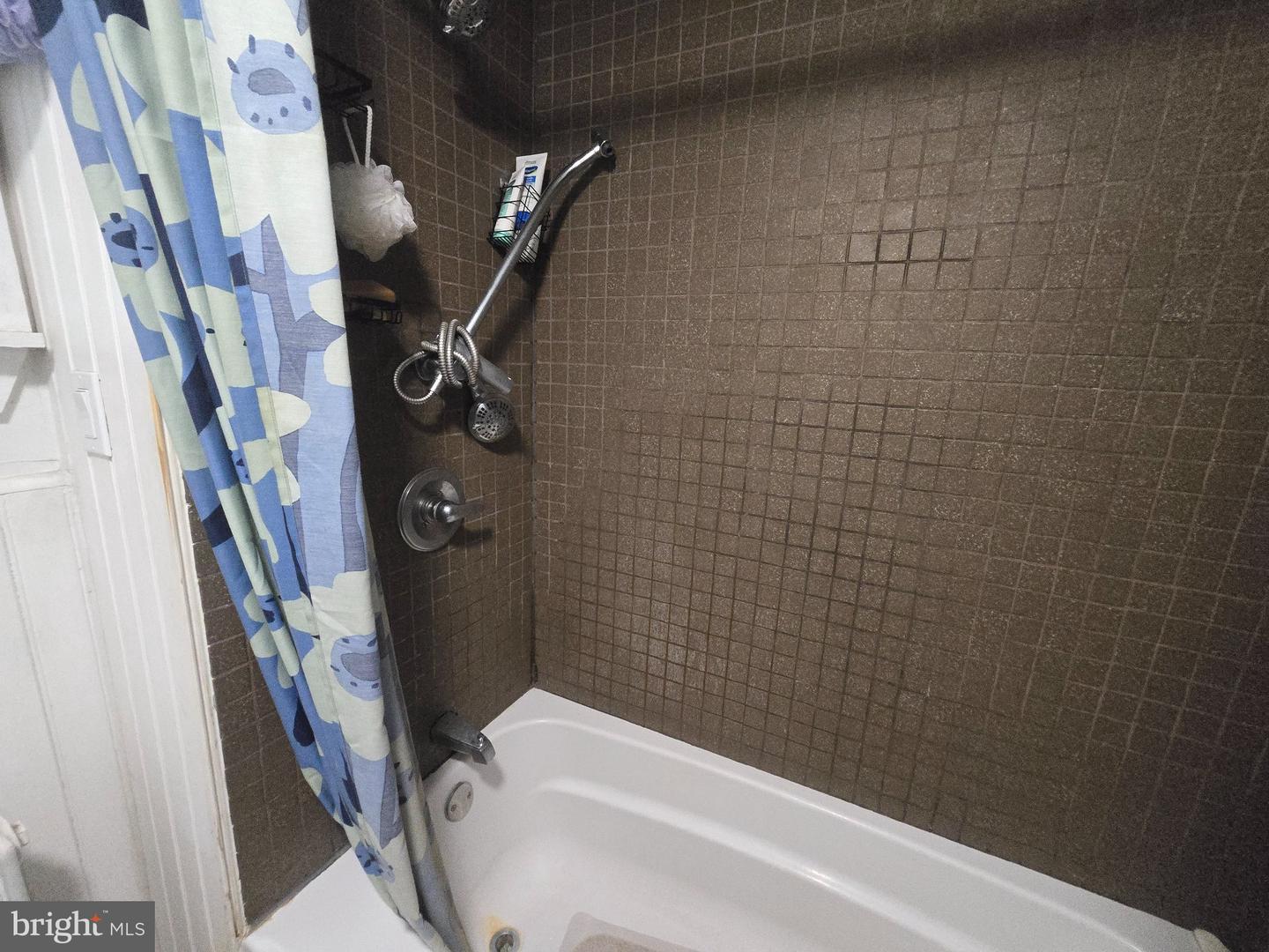 6113 N Lambert St Property Photo 26