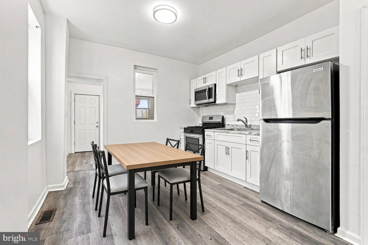 2947 Rorer St Property Photo 4