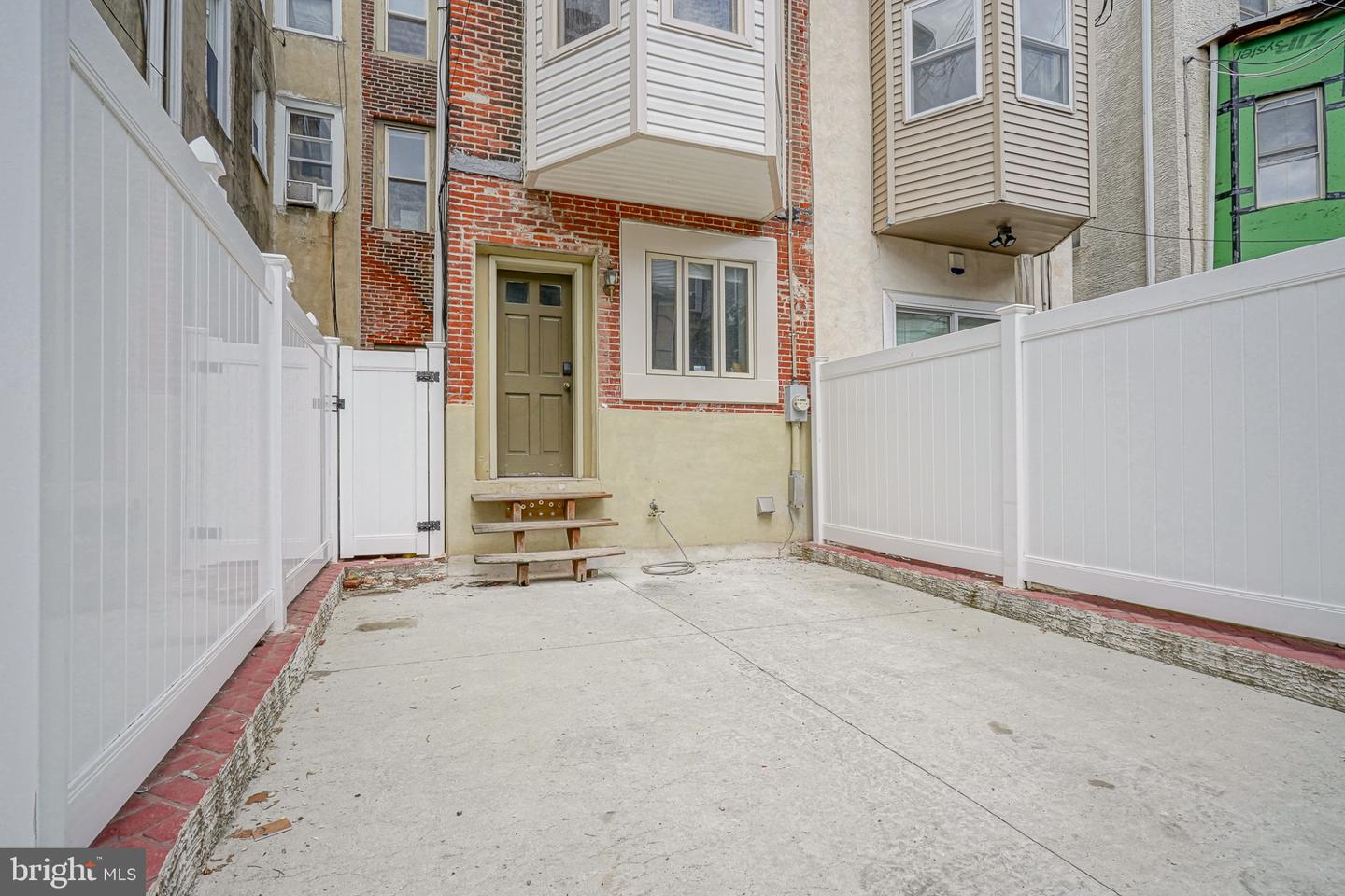 2322 Fitzwater St Property Photo 37