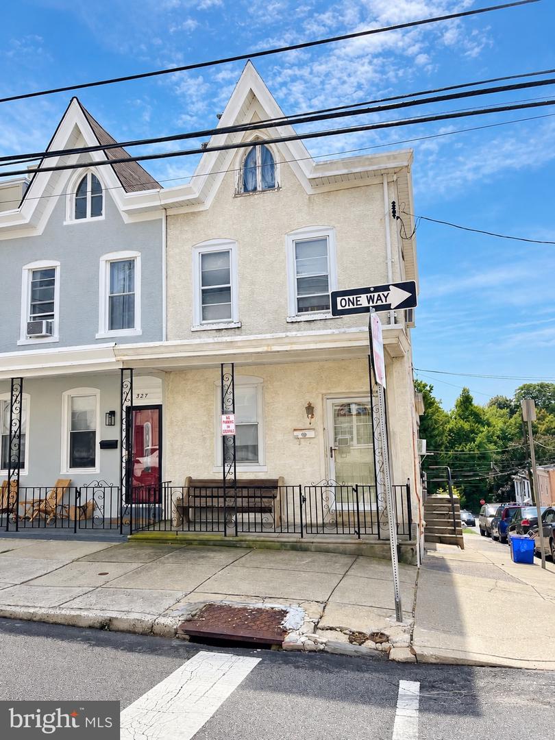 325 DELMAR ST Property Photo 1