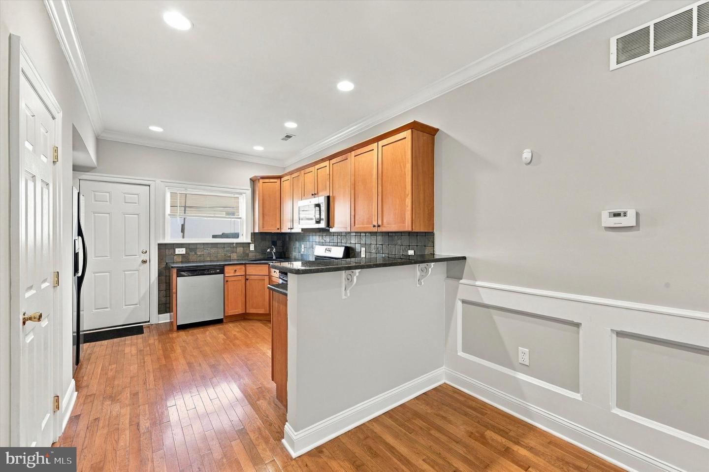 2631 Ellsworth St Property Photo 8