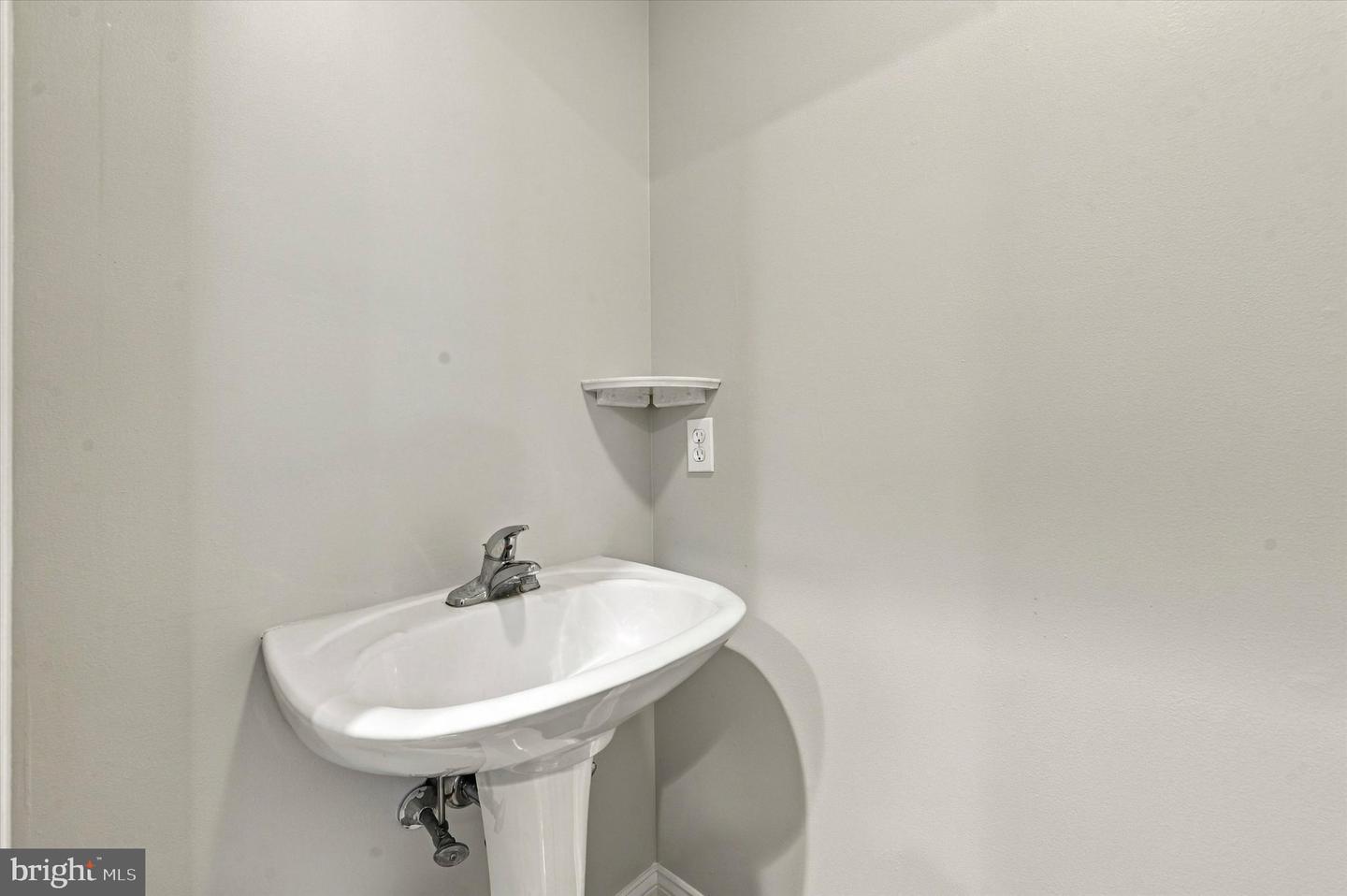 2631 Ellsworth St Property Photo 13