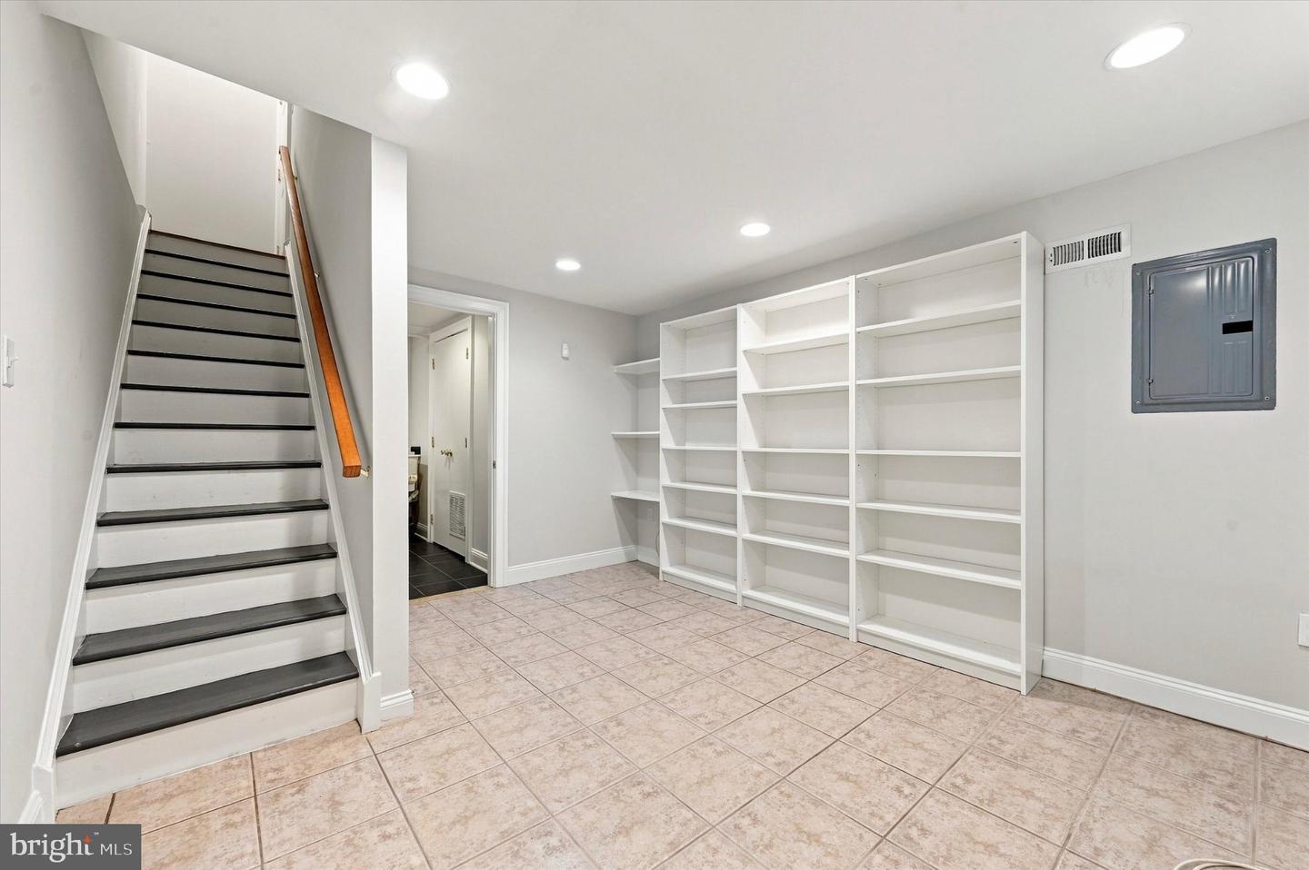 2631 Ellsworth St Property Photo 21
