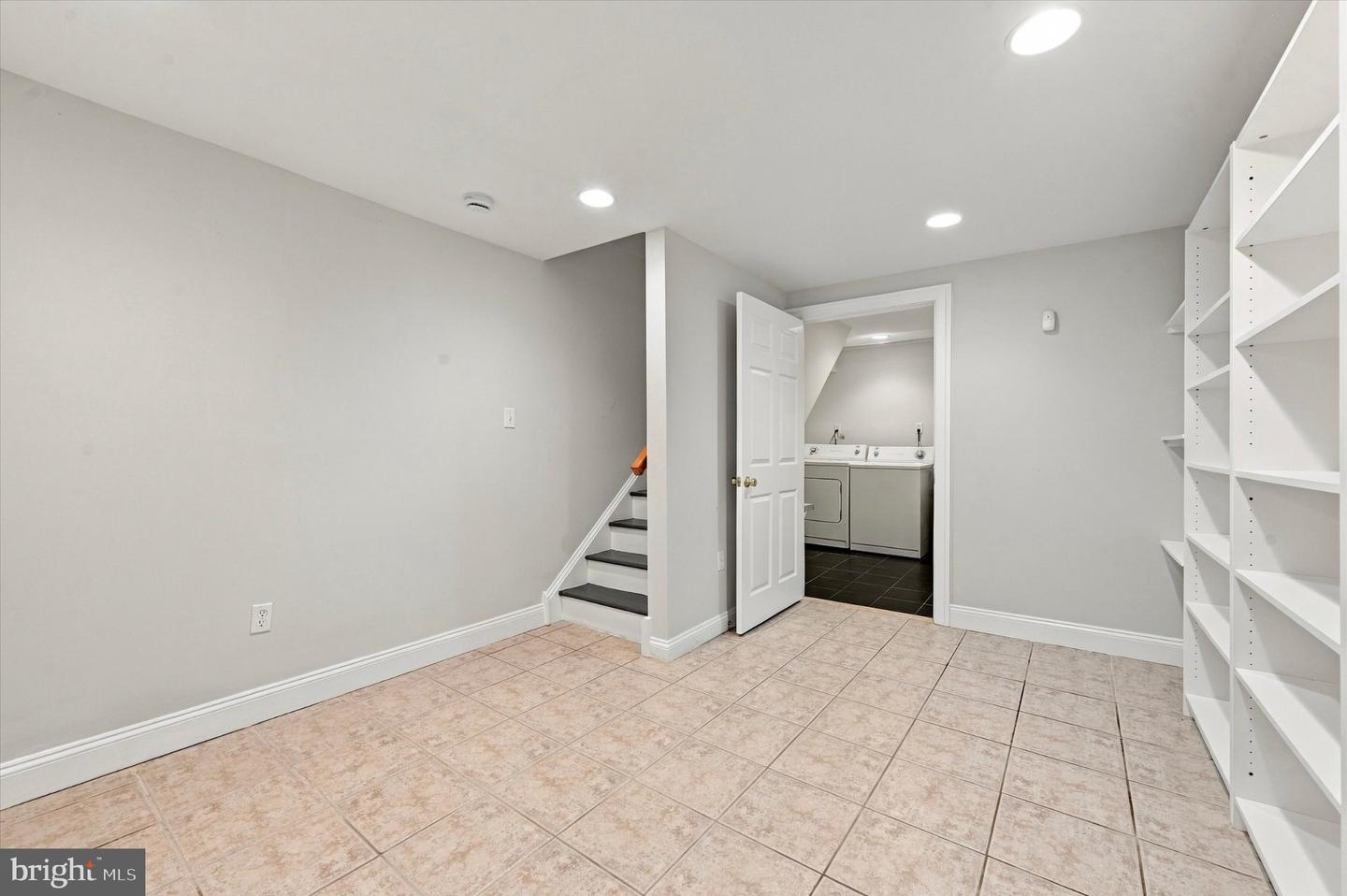 2631 Ellsworth St Property Photo 22