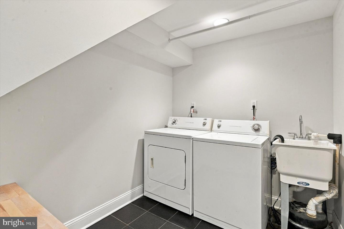 2631 Ellsworth St Property Photo 23
