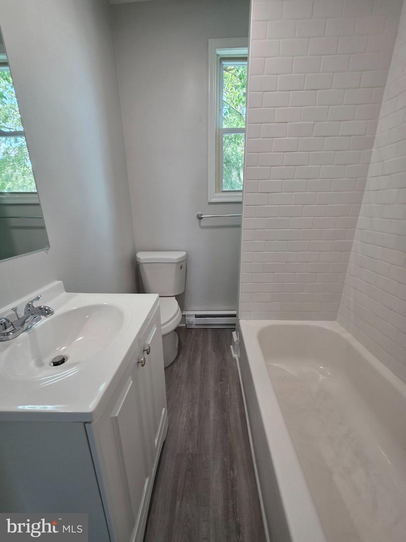 5028 N 13th St #3 Property Photo 9