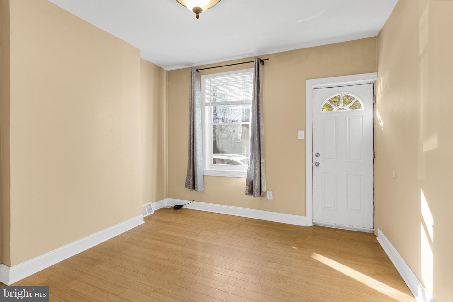 2041 E Arizona St Property Photo 4