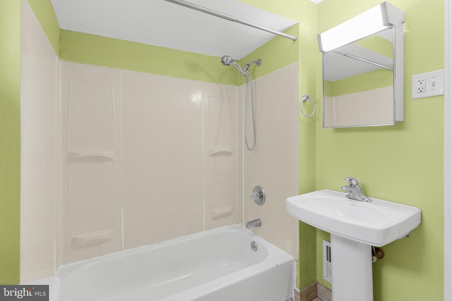 2041 E Arizona St Property Photo 19