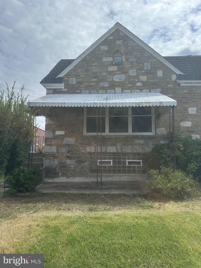 7747 Richard St Property Photo 1