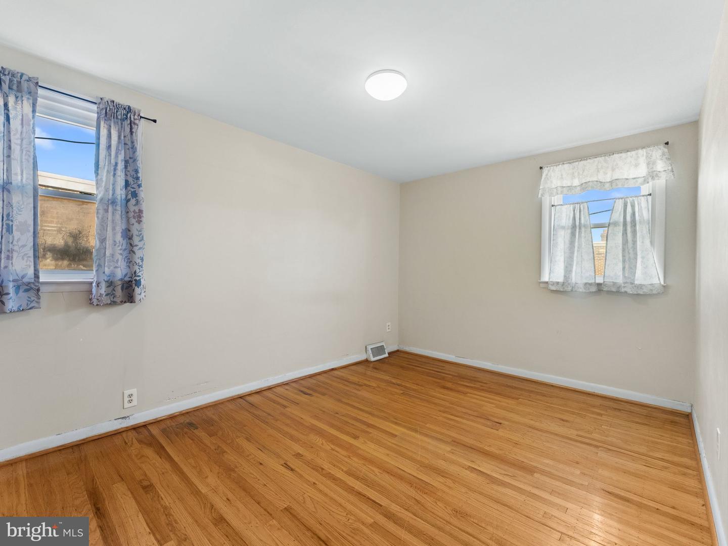 7747 Richard St Property Photo 14
