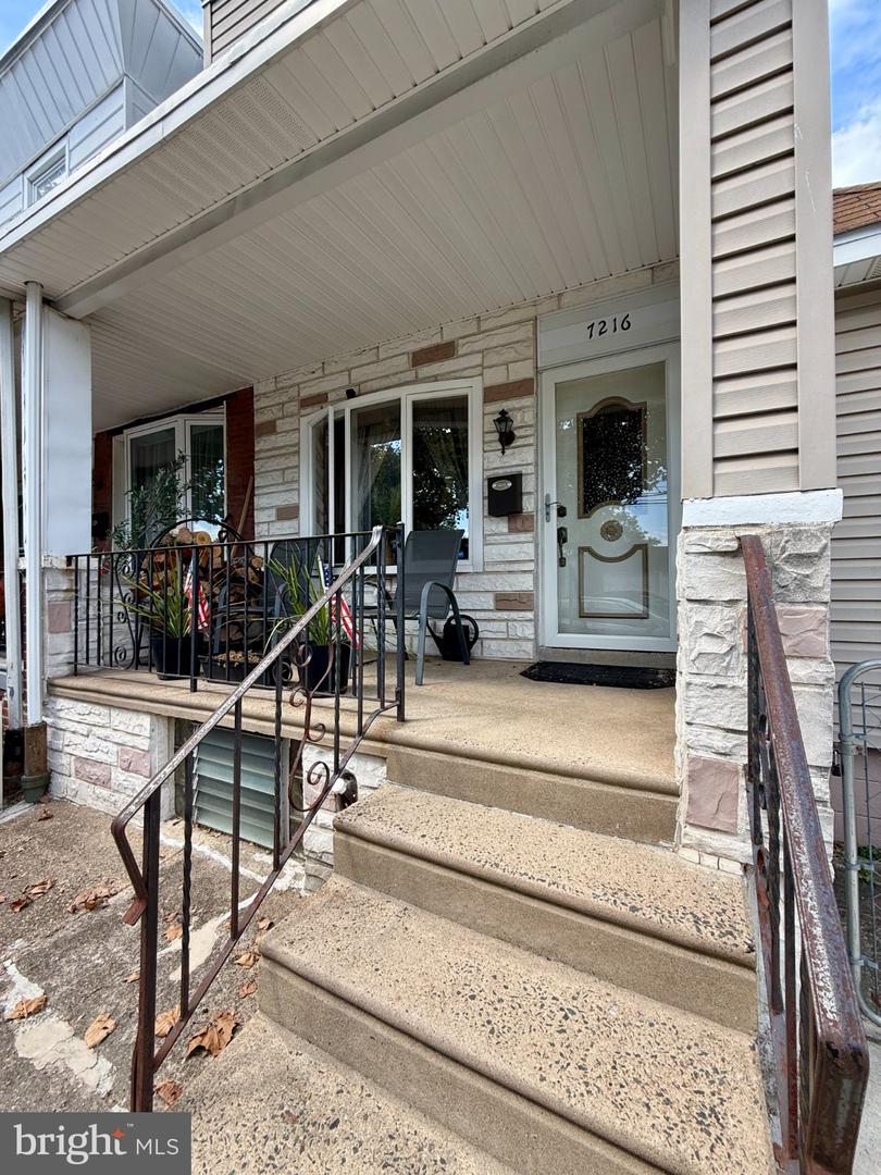 7216 Oakley St Property Photo 3