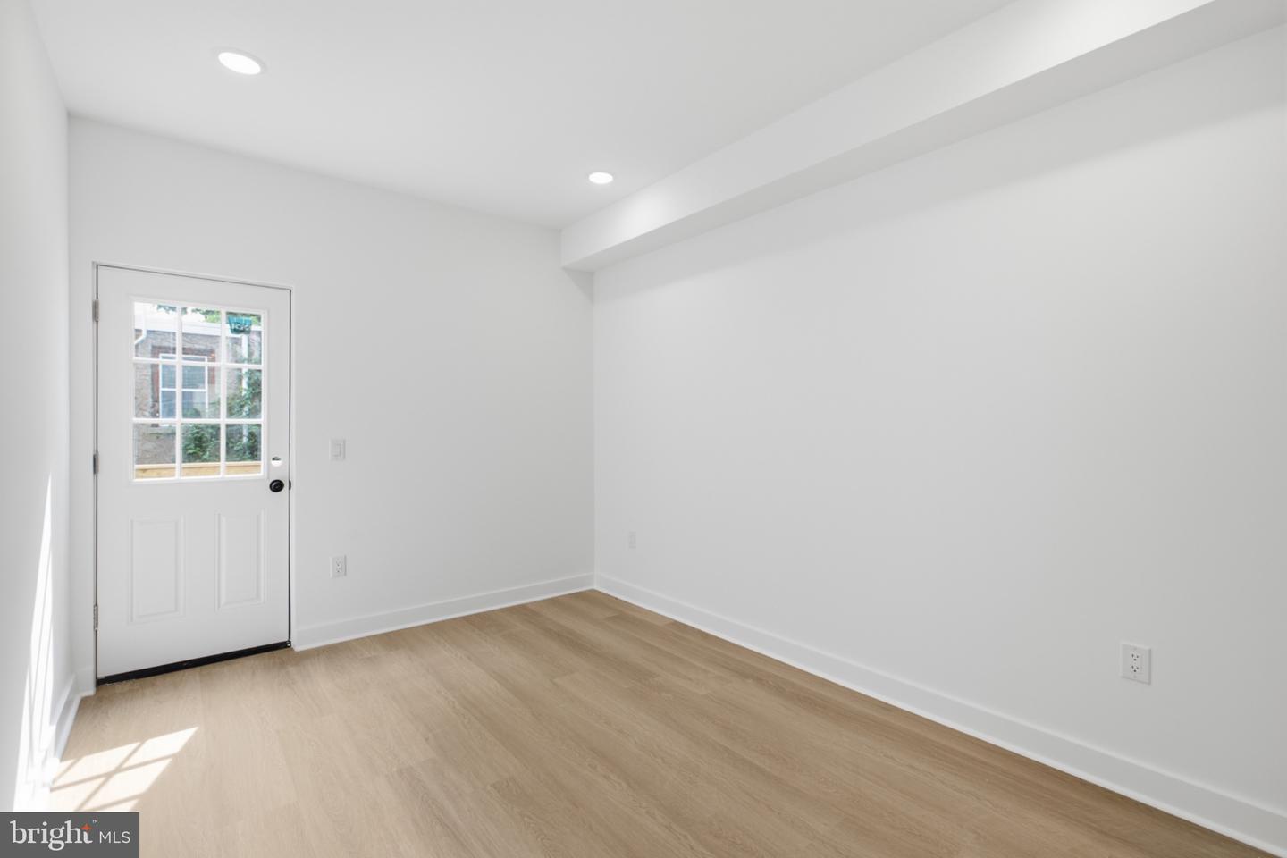 2253 N 12th St #2 Property Photo 11