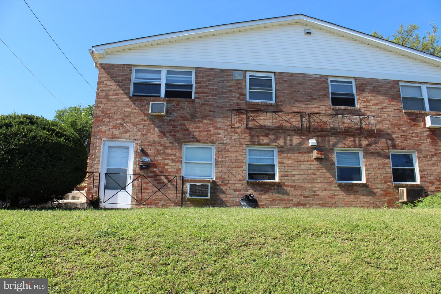 10712 GIFFORD AVE Property Photo 1