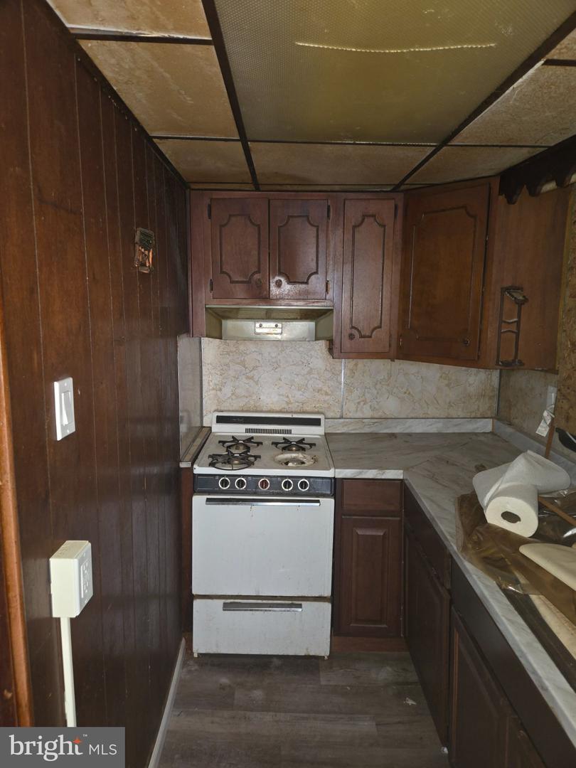 113 W Wishart St Property Photo 3
