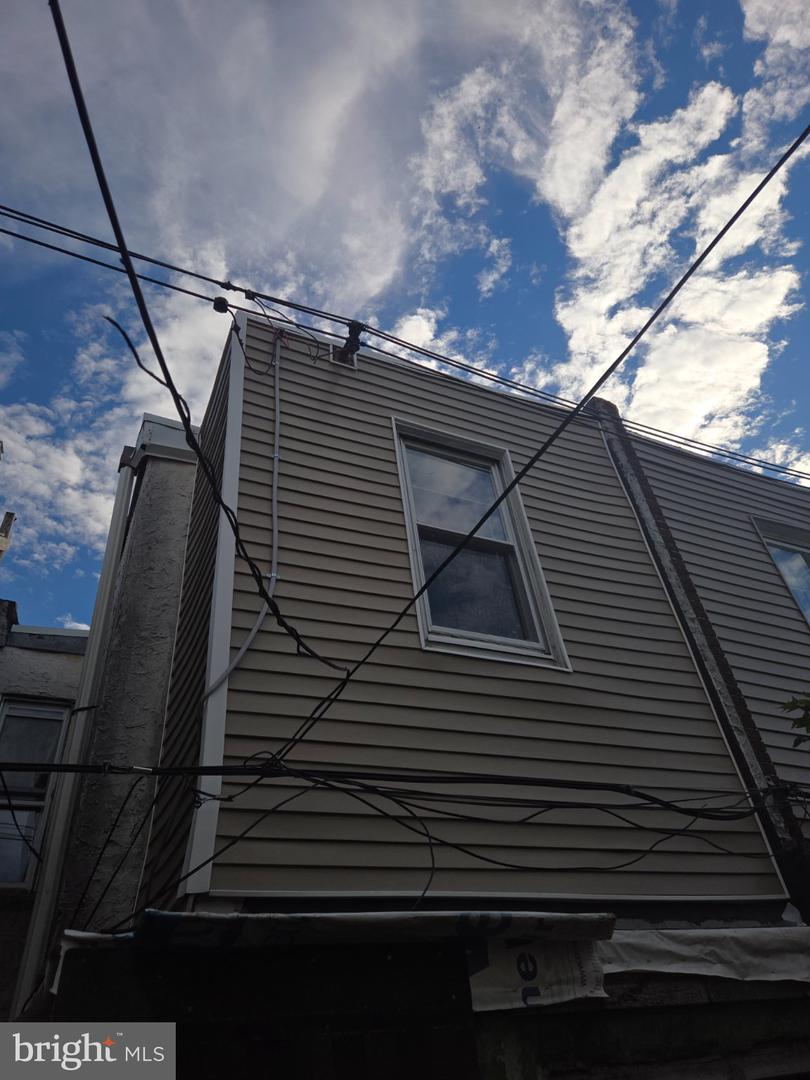 113 W Wishart St Property Photo 4