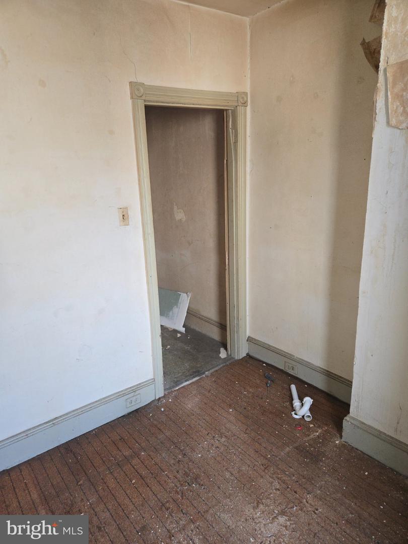 113 W Wishart St Property Photo 7