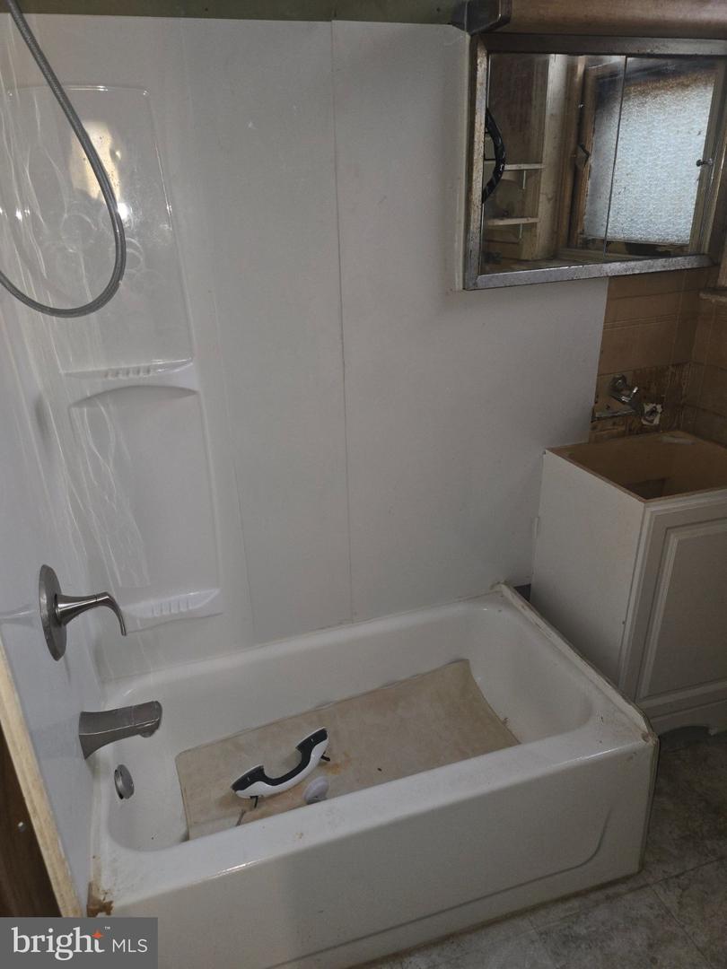 113 W Wishart St Property Photo 8