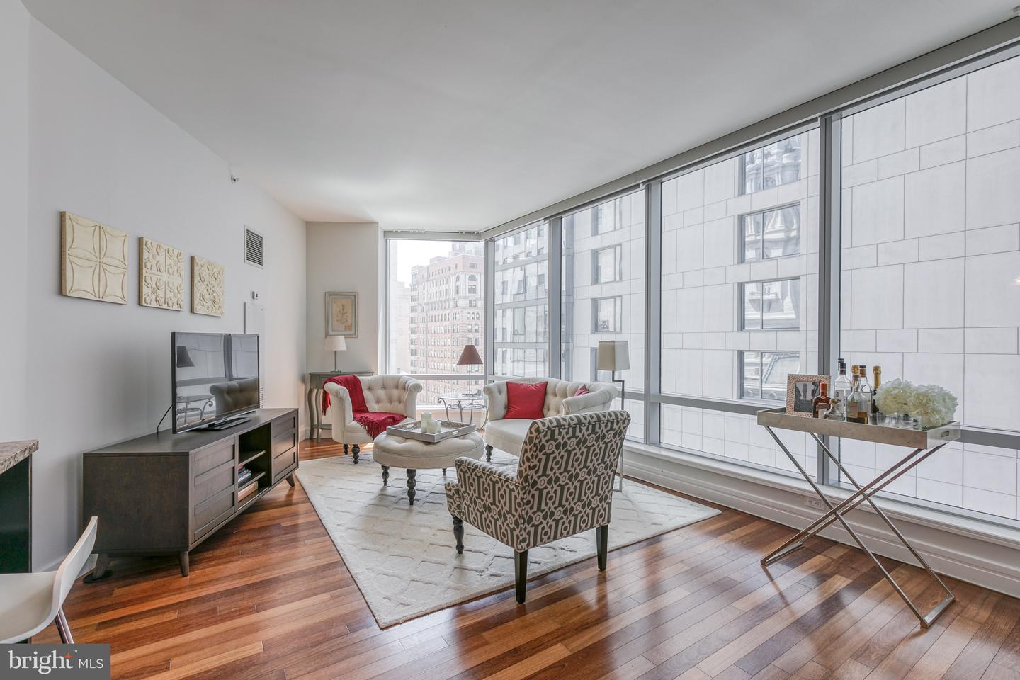 1414 S Penn Sq #14a Property Photo 3