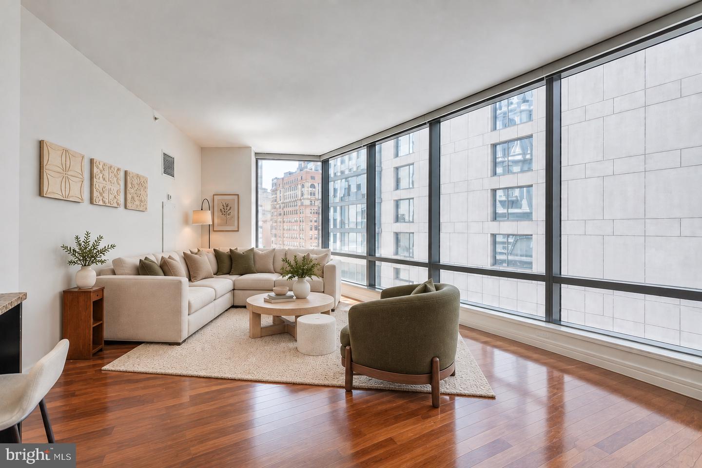 1414 S Penn Sq #14a Property Photo 3