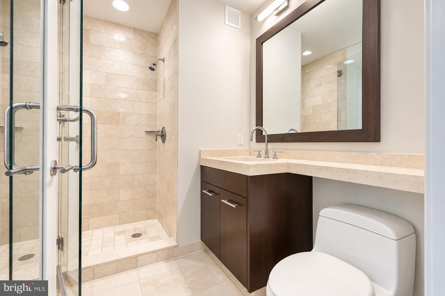 1414 S Penn Sq #14a Property Photo 18